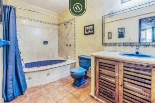 Oceanview 2BR Condo - Romantic Zone - Rooftop Pool - 3