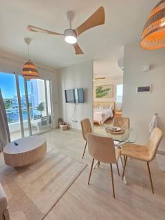 Modern Caribbean Stay Coral Azul 304 - 0