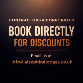 3 Beds Home walking distance from Shirley High Street - sleep 7 - Free Parking - Pool Table - 50" TV - 7