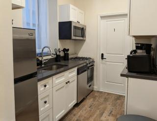 The Midtown Sanctuary - Private Silent Suite at Times Square - 4