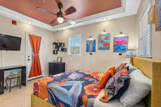 The Gallery - Artful Stay in Downtown St Pete - 2