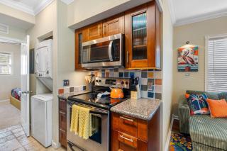 The Gallery - Artful Stay in Downtown St Pete - 1