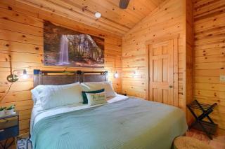 Romantic Logan Cabin with Private Year Round Hot Tub Near Hocking Hills - 2