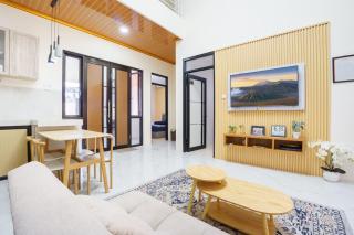 Sierra Villa Malang - PrivatePool - 4 BR AC - 8