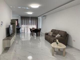 Spacious Flat at Naxxar - 9