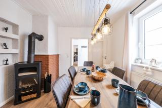 Ruhige, helle Ferienwohnung mit Balkon und Garten - 0