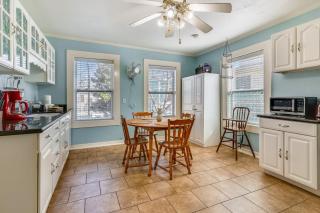 A Bended Oak Bungalow - 3