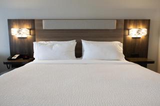 Holiday Inn Express & Suites Mansfield - Ontario by IHG - 5