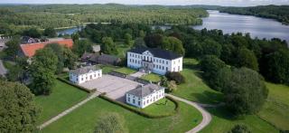 Large pool villa, roof terrace near lake & nature - 0