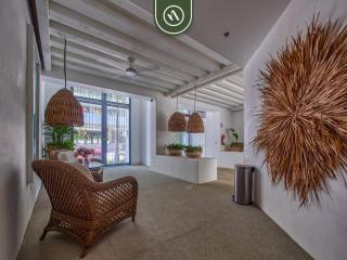 New 1 BR Condo - Oceanview Pool - 2 min to Beach - 2