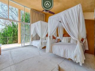 Luxury Oceanfront Villa - Private Beach - Pool - 3