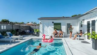 Pool House 3B-2B King Bed - BBQ - EV - 9