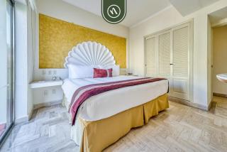 Beachfront 2 BR Condo - Beach - Pools - Tennis - 9