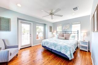 Family-ready 4BR with pool! Golf Cart Available Close to Beach - 6