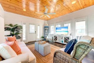 Family-ready 4BR with pool! Golf Cart Available Close to Beach - 2