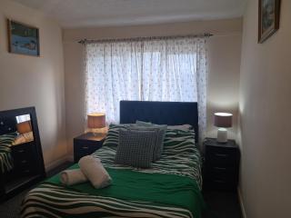 Luxury Birmingham House - Free WiFi & Parking - 1