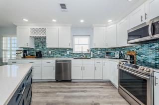 New Listing Stunning view Cypress Beachfront suite - 2