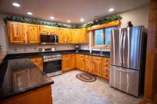 Spacious 6Bedroom Cabin Style Home - Sleeps 18 - Near Birch Lake - Timber Bay - Parking - CB13 - 5