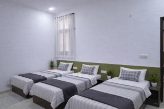 Alpha Hives Boys Hostel & Travelers Stay - 4