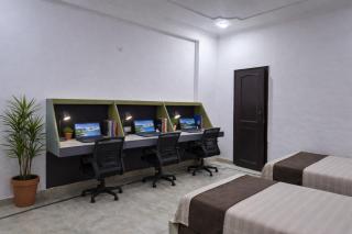 Alpha Hives Boys Hostel & Travelers Stay - 3