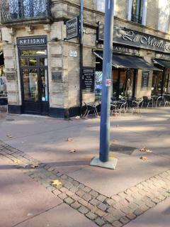 Le 76, Terrasse calme en centre ville - 3