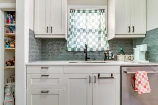 Families Welcome! Colorful Berkley Home w/ Yard - 1