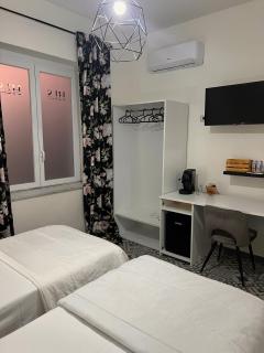 Habitat Luxury Suites - 5