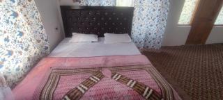 Alif inn home stay - 4