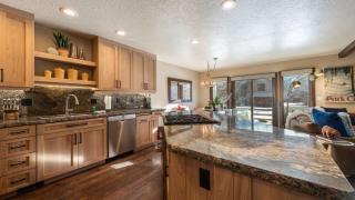 Jupiter Peak by AvantStay Near Deer Valley base w Hot Tub - 7