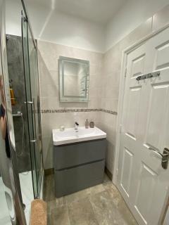 High Street 3BR city views near beach - Groups, Families, Contractors - 1