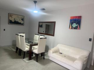 Apto para 10 pessoas no Guarujá - 1