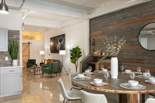 SD Modern Rustic 3BR Apartment - 7