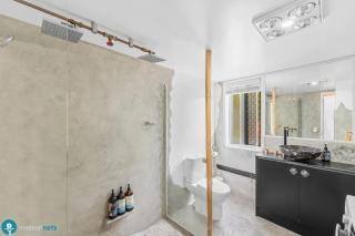 Burleigh Heads Koala Park Pool & Parking - 5