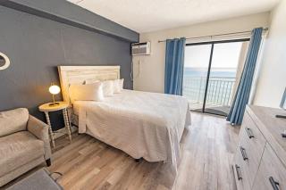 Nice Oceanfront Sea Mist Home with Beautiful Views - 9