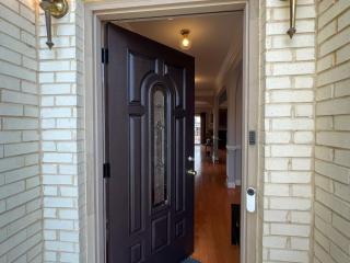 25 Lux Room 4 - 2 Queen Beds, Shared Bathroom - Nonsmoking - 9