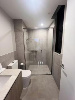 Riverside Modern 2BR East Brisbane with Parking - 5