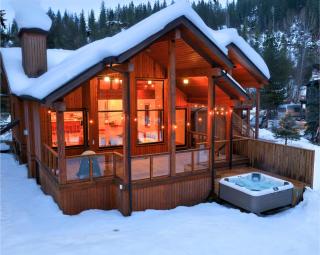 Great Escape Chalet Revelstoke - 9