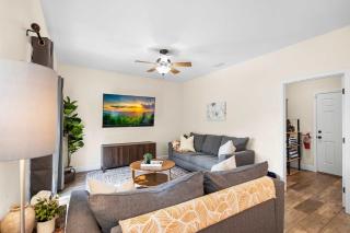 Walk to Ice Plant Hot Tub Coming Soon Comfy Beds - 4