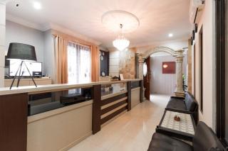 RedDoorz Plus near Pantai Malalayang Manado - 9