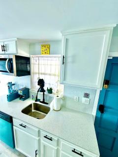 Serene 3-Bedroom renovated house with AC in Fort Lauderdale - 3