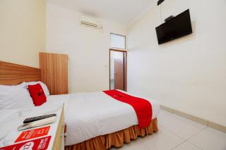 RedDoorz Plus at Amalio Hotel Surapati - 6