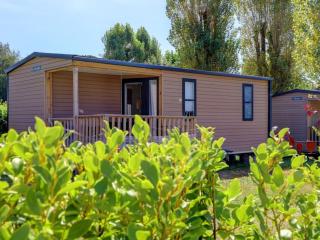 Mobil home avec Terrasse à Bénodet, 4 Pers. - API-1-52-1446 - 1