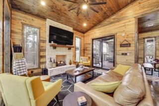 Sip on Inn Sips, Soaks and Fun Vibes in Hochatown! - 5