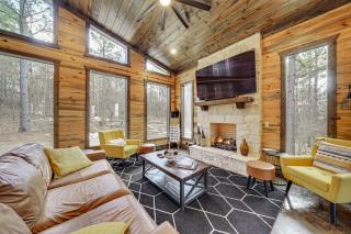 Sip on Inn Sips, Soaks and Fun Vibes in Hochatown! - 9