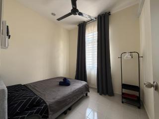 Hikari Nest Homestay - 3 Aircond Bedrooms & Wi-Fi - 2