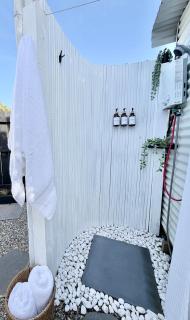 Eco Coastal Caravan Outdoor Shower Walk to Beach - 6