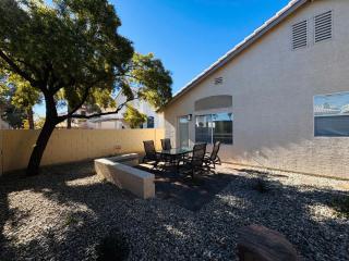 Spacious 3BR House Near Las Vegas Strip - 4