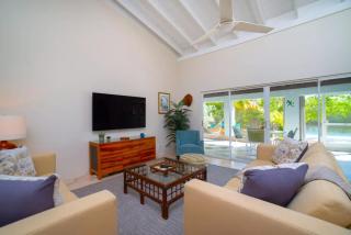 Charming 2 Bdr Canal-Front Escape in Rum Point - 4