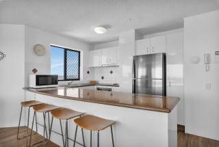 Meridian Tower - 3 Bedroom Apartment - 4