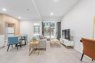 Chic Modern 1-Bedroom Apartment, Gym, Parking - 7